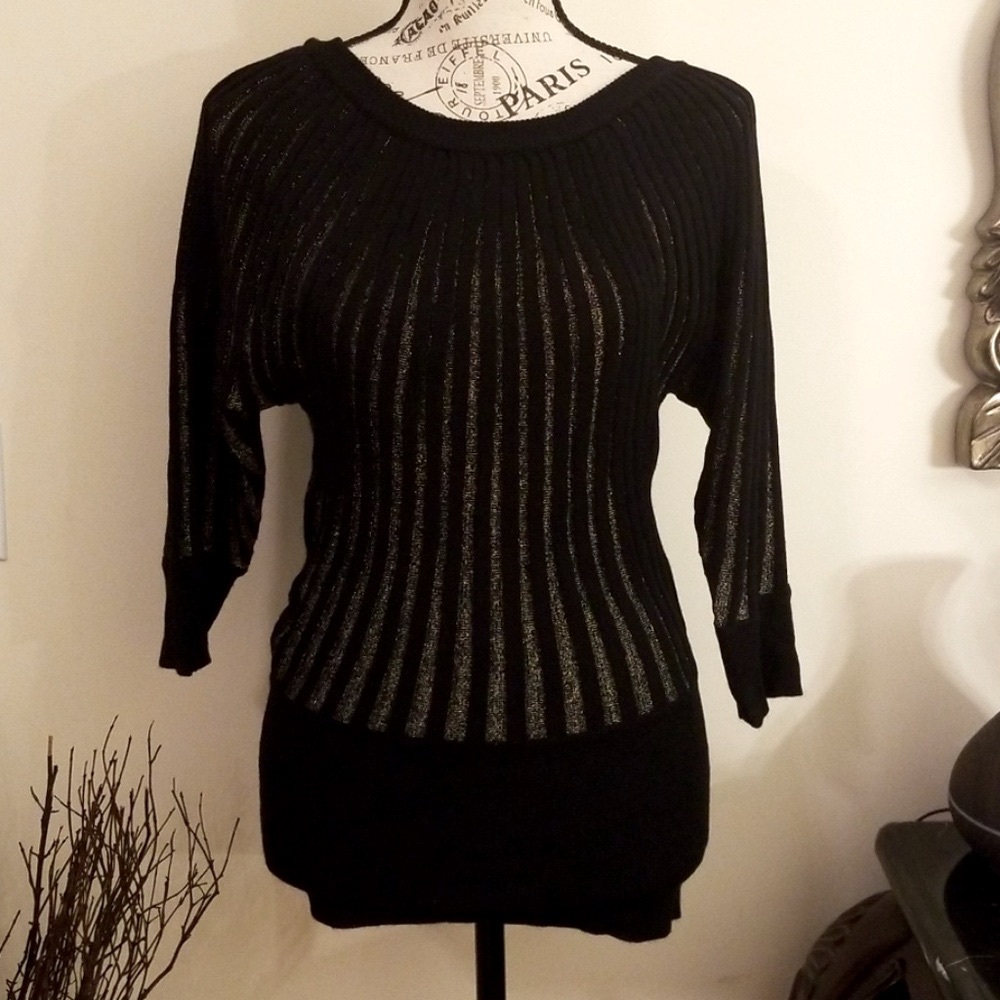 Black And Mettalic Gold Sweater - Picture 2 of 3